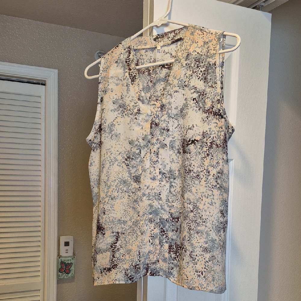 Violet & Claire Cream and Gray Patterned Blouse
